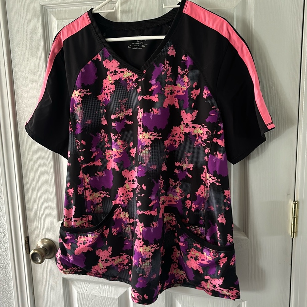 Women’s scrub top